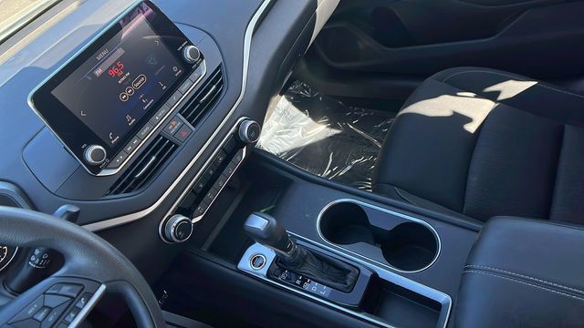 2022 Nissan Altima 2.5 SV Sedan - 22998056 - 26