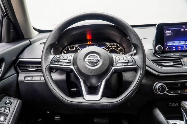 2022 Nissan Altima 2.5 SV Sedan - 22968635 - 13