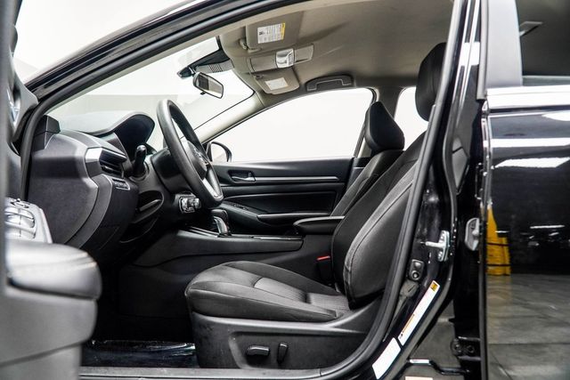 2022 Nissan Altima 2.5 SV Sedan - 22968635 - 31