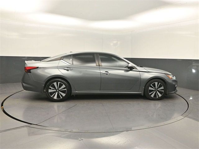 2022 Nissan Altima 2.5 SV Sedan - 22960462 - 35