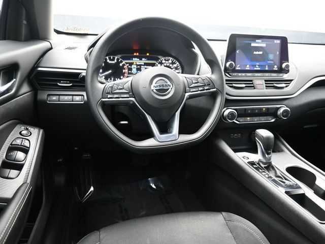 2022 Nissan Altima 2.5 SV Sedan - 23000420 - 19