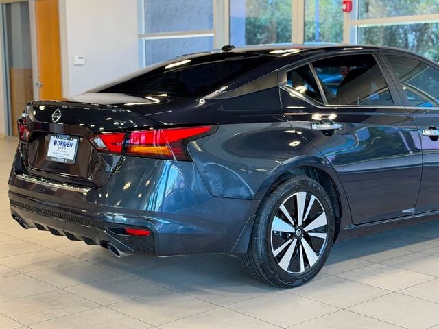 2022 Nissan Altima 2.5 SV Sedan - 23031475 - 10