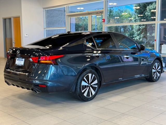2022 Nissan Altima 2.5 SV Sedan - 23031475 - 11