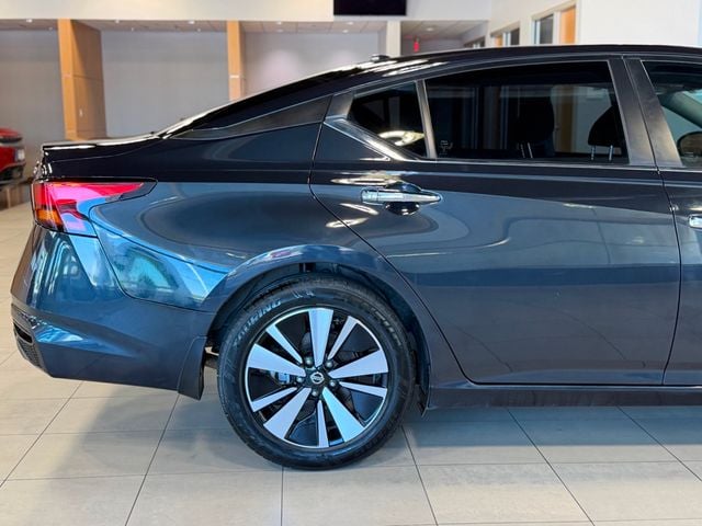 2022 Nissan Altima 2.5 SV Sedan - 23031475 - 16