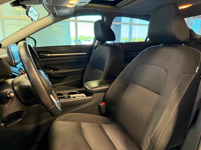 2022 Nissan Altima 2.5 SV Sedan - 23031475 - 19