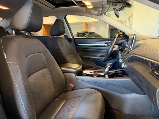 2022 Nissan Altima 2.5 SV Sedan - 23031475 - 22