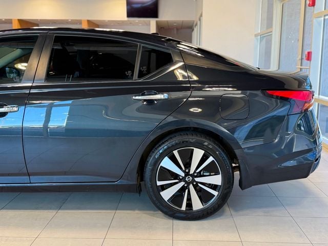 2022 Nissan Altima 2.5 SV Sedan - 23031475 - 8