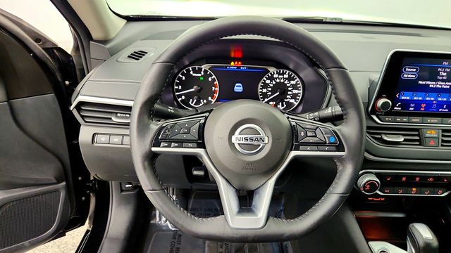 2022 Nissan Altima 2.5 SV Sedan - 23093344 - 13