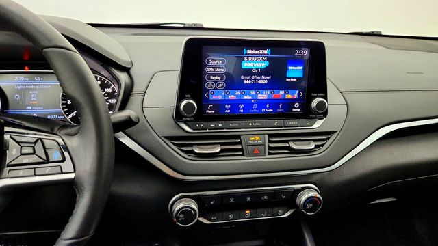 2022 Nissan Altima 2.5 SV Sedan - 23093344 - 17