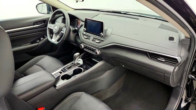 2022 Nissan Altima 2.5 SV Sedan - 23093344 - 24