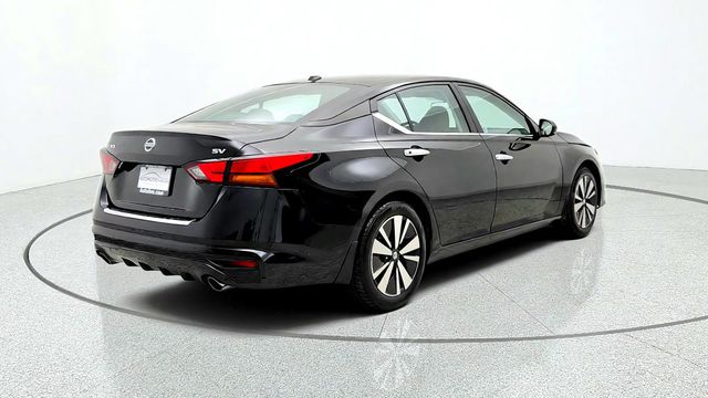2022 Nissan Altima 2.5 SV Sedan - 23093344 - 4