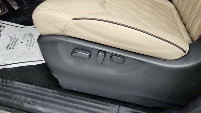 2022 Nissan Armada 4x4 Platinum with Captain's Chair Package (7 Seater) - 22954113 - 11