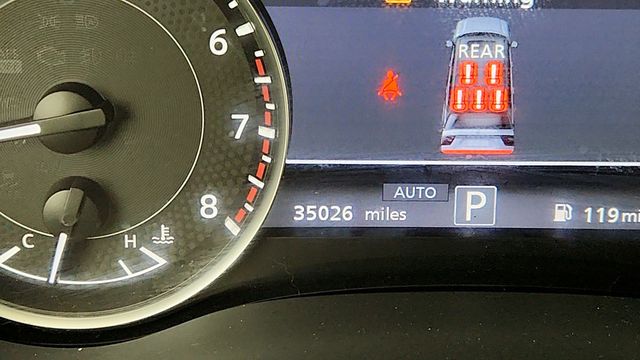 2022 Nissan Armada 4x4 Platinum with Captain's Chair Package (7 Seater) - 22954113 - 15