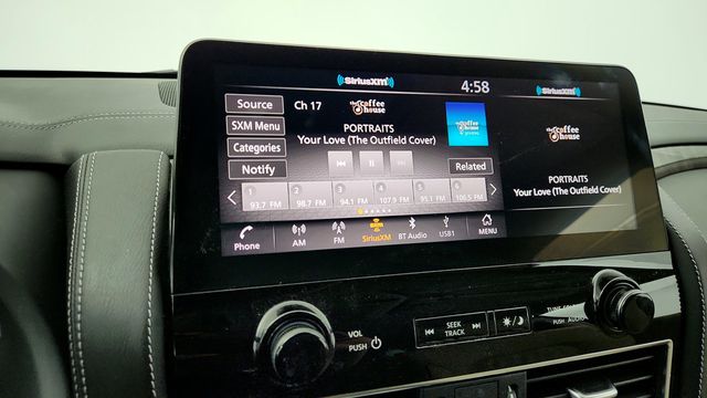 2022 Nissan Armada 4x4 Platinum with Captain's Chair Package (7 Seater) - 22954113 - 18