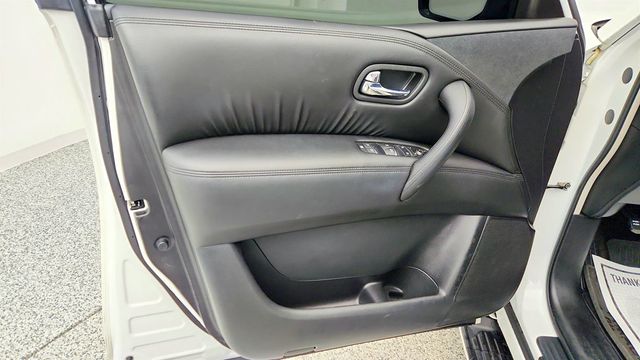 2022 Nissan Armada 4x4 SV w/ Appearance Pkg, Power Liftgate & 20'' Alloy Wheels - 22996188 - 9