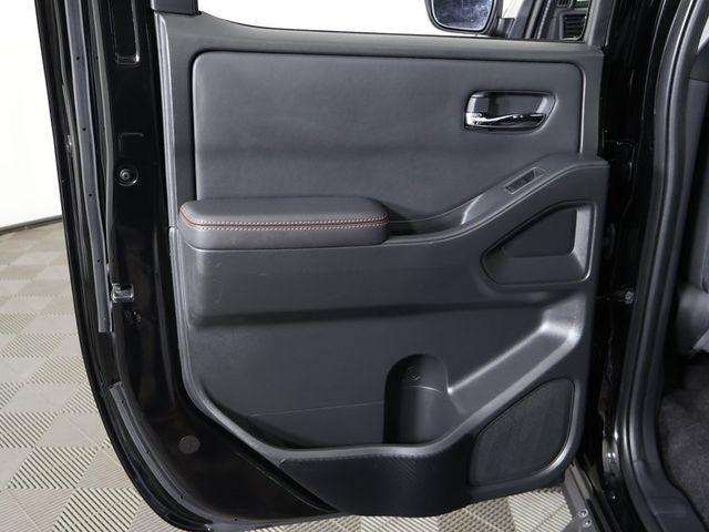 2022 Nissan Frontier Crew Cab 4x4 PRO-4X Automatic - 22945553 - 22