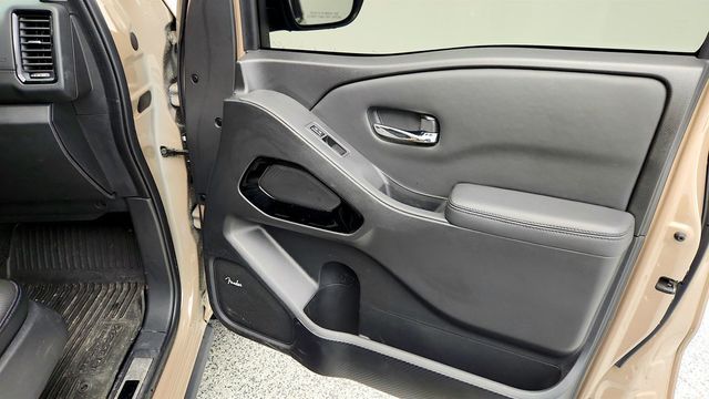 2022 Nissan Frontier Crew Cab 4x4 PRO-4X Automatic w/ Premium, Convenience, Tech Pkgs - 22972406 - 26