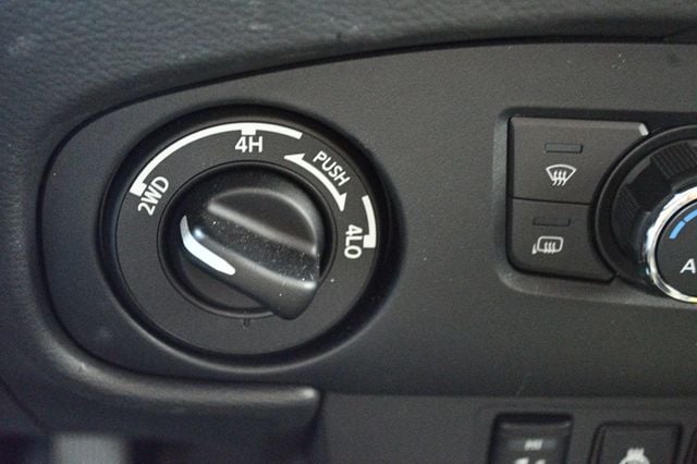 2022 Nissan Frontier Crew Cab 4x4 SV Automatic - 23029218 - 62