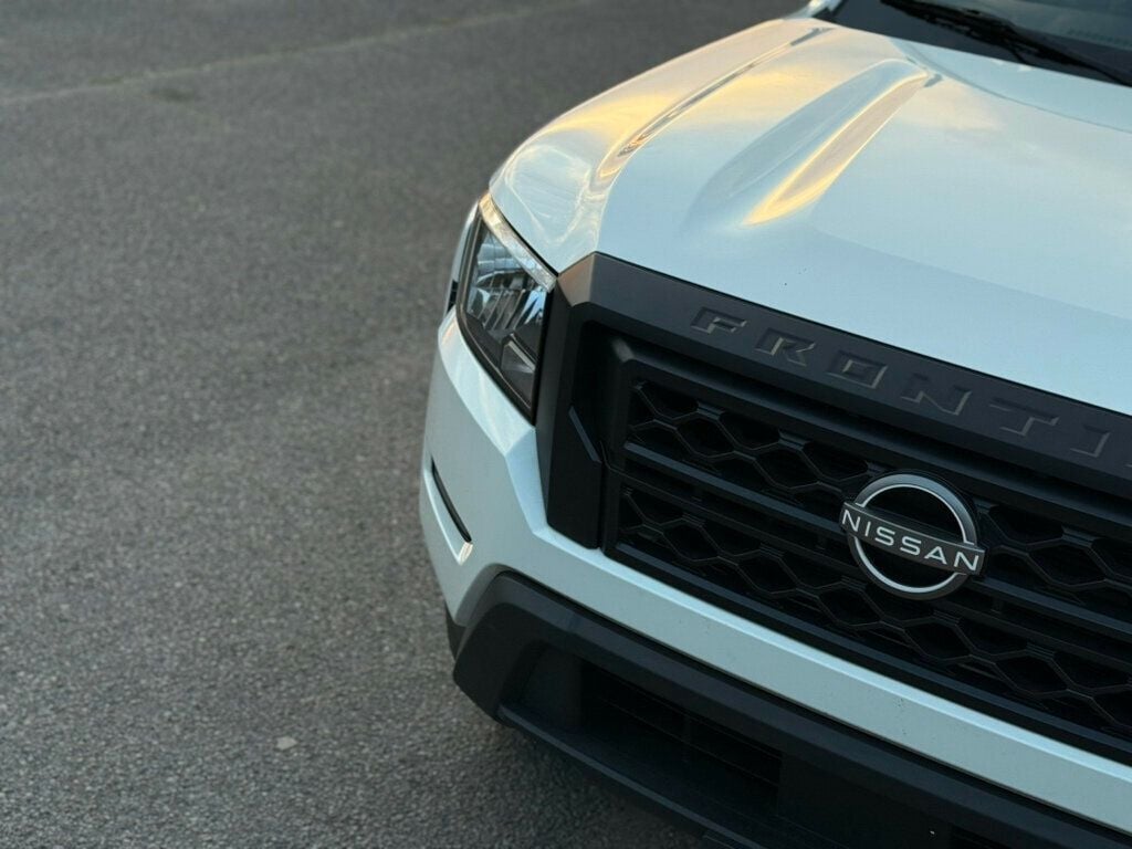 2022 Nissan Frontier King Cab photo 10
