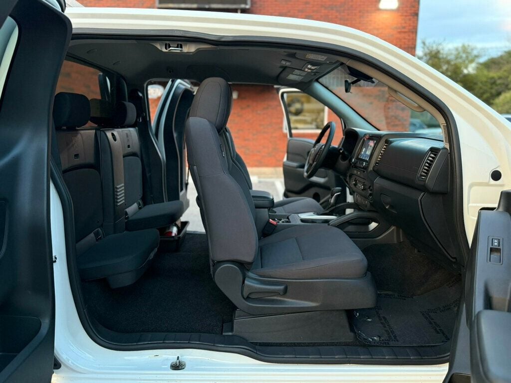 2022 Nissan Frontier King Cab photo 15