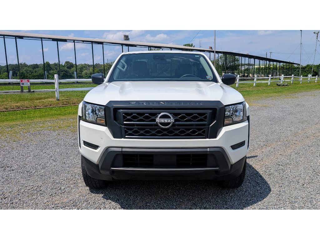 2022 Nissan Frontier King Cab S photo 2