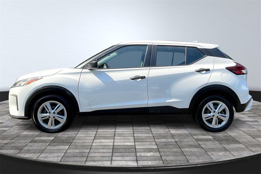 2022 Nissan Kicks S photo 4