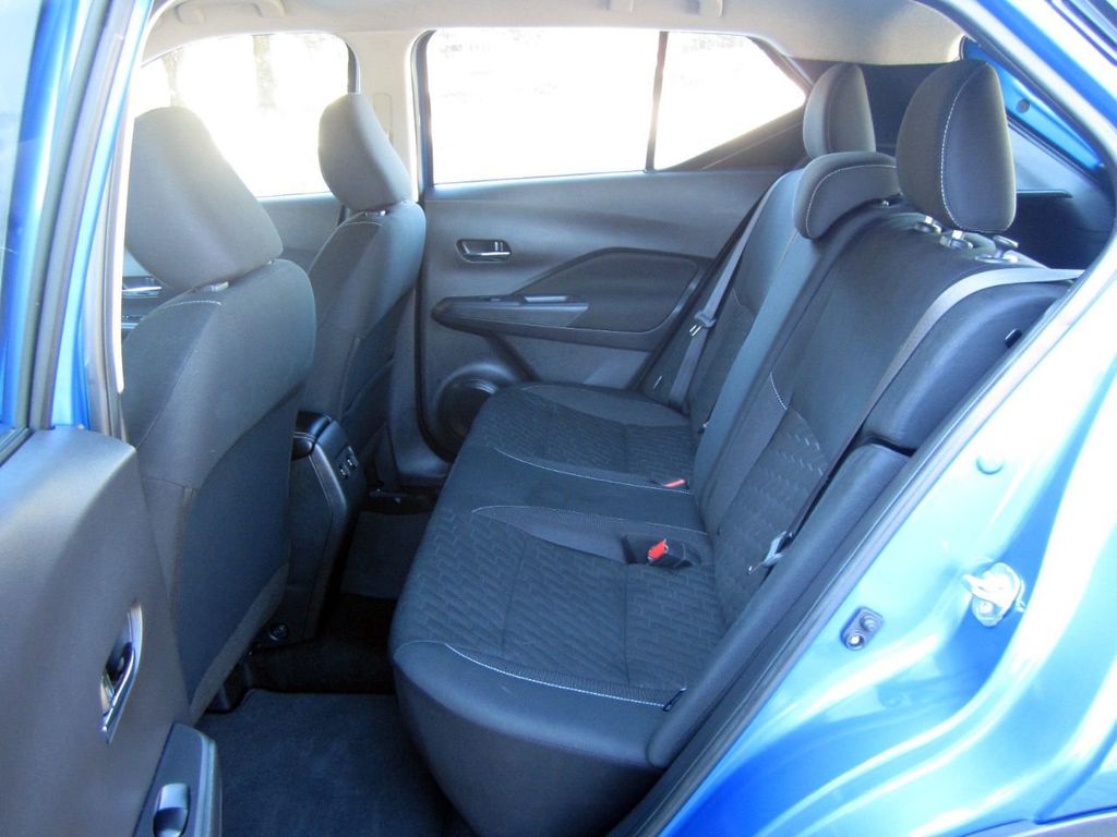 2022 Nissan Kicks SV photo 15