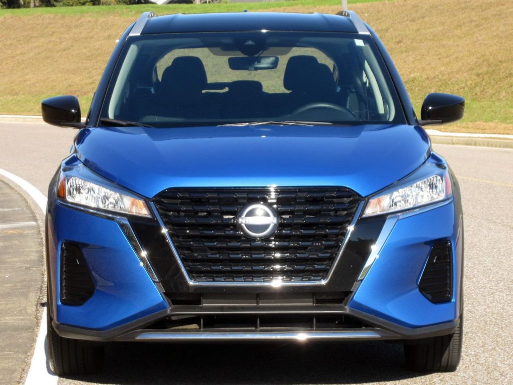 2022 Nissan Kicks SV photo 3