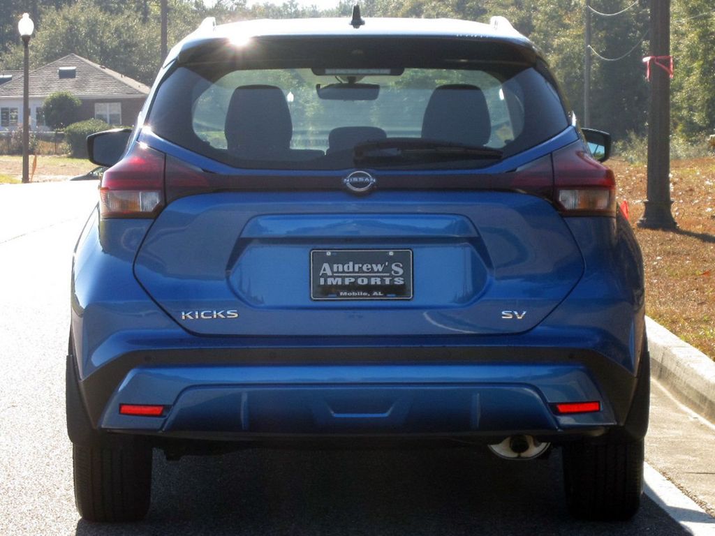 2022 Nissan Kicks SV photo 4