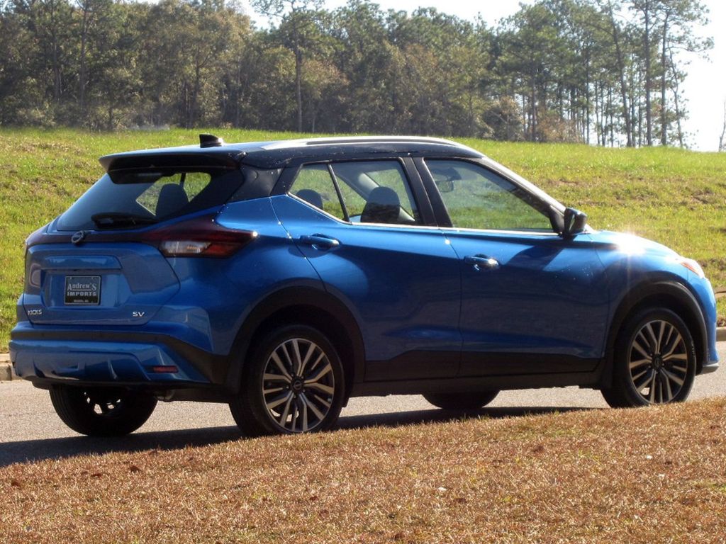 2022 Nissan Kicks SV photo 5