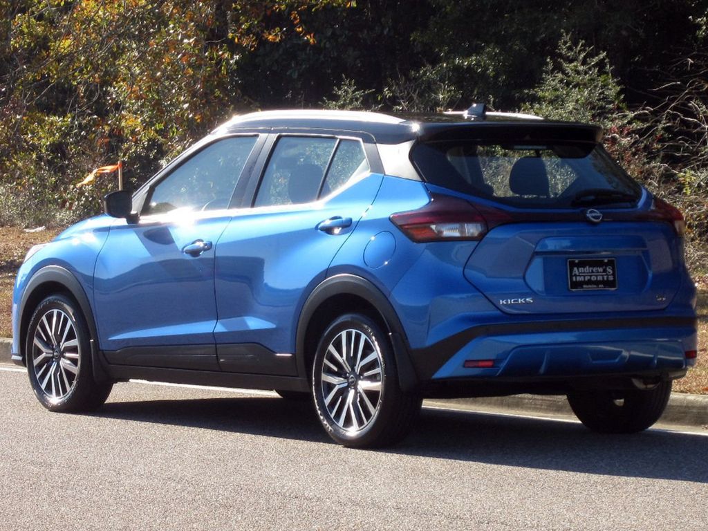 2022 Nissan Kicks SV photo 6