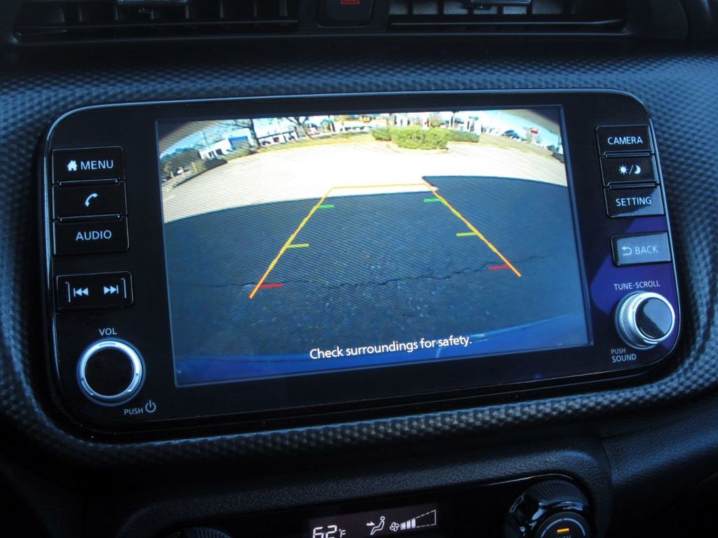 2022 Nissan Kicks SV photo 9