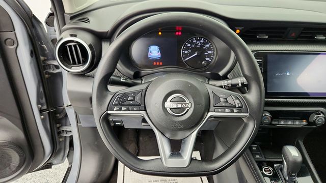 2022 Nissan Kicks SV with Spoiler & Illuminated Kick Plates - 22954478 - 11