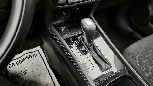 2022 Nissan Kicks SV with Spoiler & Illuminated Kick Plates - 22954478 - 14