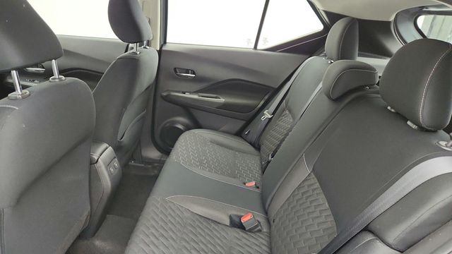 2022 Nissan Kicks SV with Spoiler & Illuminated Kick Plates - 22954478 - 18