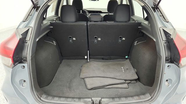 2022 Nissan Kicks SV with Spoiler & Illuminated Kick Plates - 22954478 - 19