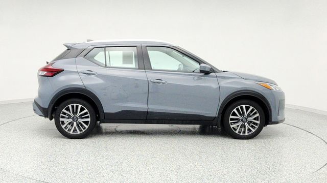 2022 Nissan Kicks SV with Spoiler & Illuminated Kick Plates - 22954478 - 3