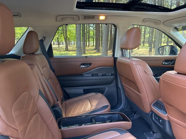 2022 Nissan Pathfinder Platinum 4WD - 23019007 - 23