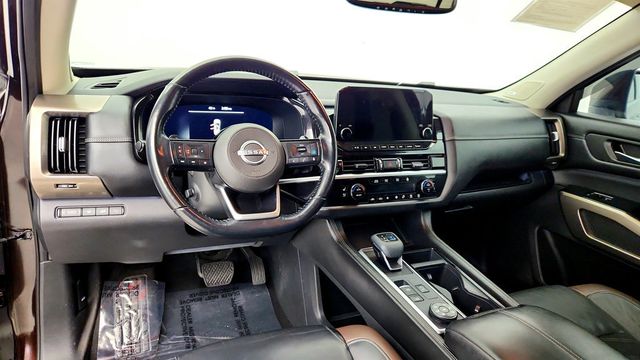 2022 Nissan Pathfinder Platinum 4WD w/ Panoramic Moonroof & Bose Premium Audio - 22994759 - 12