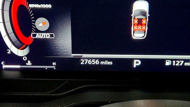 2022 Nissan Pathfinder Platinum 4WD w/ Panoramic Moonroof & Bose Premium Audio - 22994759 - 15