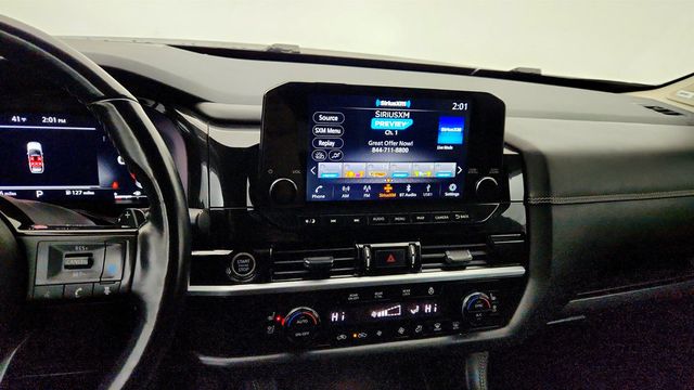 2022 Nissan Pathfinder Platinum 4WD w/ Panoramic Moonroof & Bose Premium Audio - 22994759 - 17