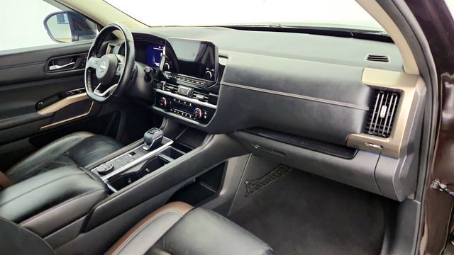 2022 Nissan Pathfinder Platinum 4WD w/ Panoramic Moonroof & Bose Premium Audio - 22994759 - 26