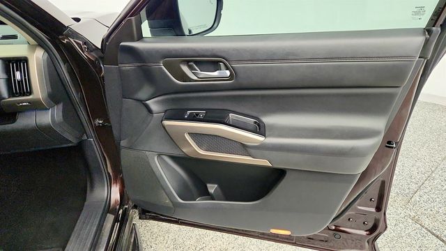 2022 Nissan Pathfinder Platinum 4WD w/ Panoramic Moonroof & Bose Premium Audio - 22994759 - 27