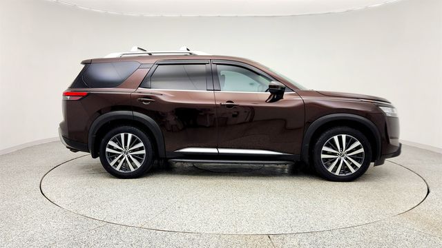 2022 Nissan Pathfinder Platinum 4WD w/ Panoramic Moonroof & Bose Premium Audio - 22994759 - 3