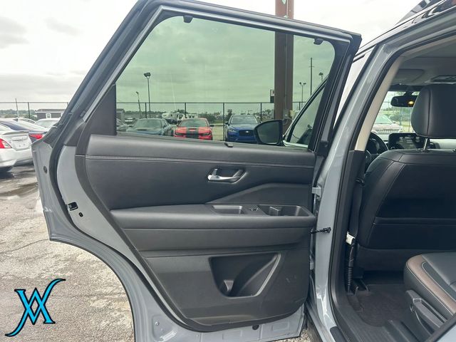 2022 Nissan Pathfinder Platinum Sport Utility 4D - 23083759 - 13