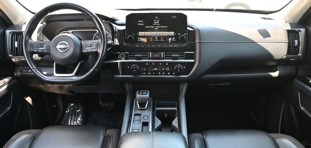 Nissan Pathfinder photo 8