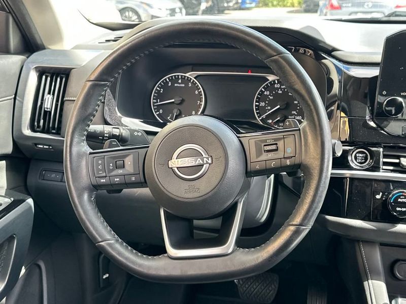 2022 Nissan Pathfinder SL 2WD - 22898068 - 17