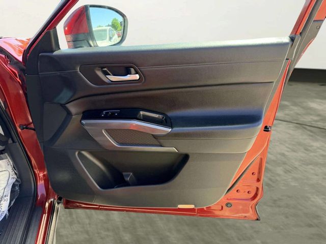2022 Nissan Pathfinder SL 4WD - 23025733 - 32