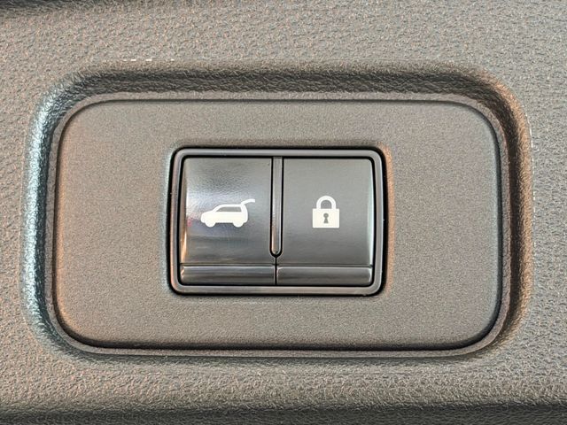 2022 Nissan Pathfinder SL 4WD - 22992314 - 37