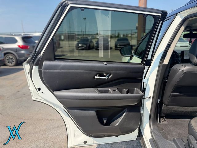 2022 Nissan Pathfinder SL Sport Utility 4D - 23066377 - 14